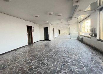 Interno non residenziale - Negozio Regione Taverne, 1, Villafranca d'Asti - foto 3