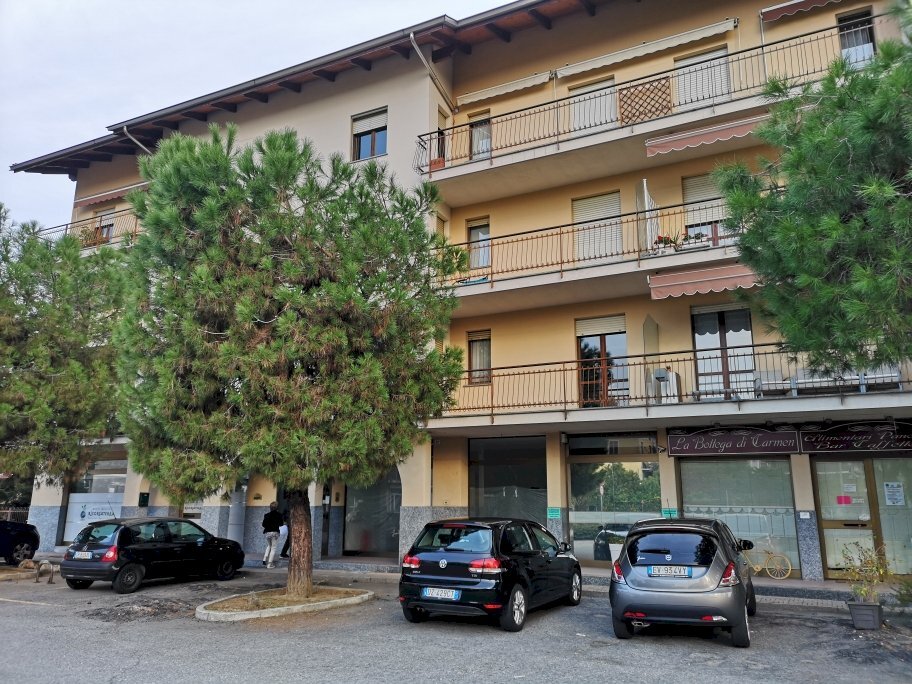 FACCIATA - Negozio Via Carlo Antonio Coda, 22, Biella - foto 2