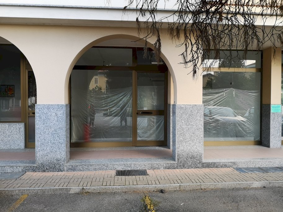 FACCIATA - Negozio Via Carlo Antonio Coda, 22, Biella - foto 3