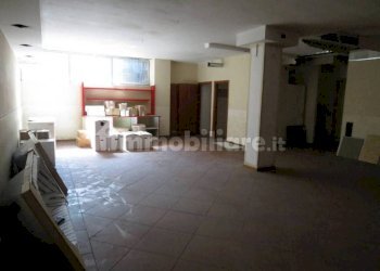 Interno non residenziale - Negozio via Don Bartolomeo Grazioli, 57, Milano - foto 19