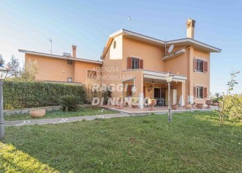 0001.jpg - Villa Via di Grotte Maria 1, Frascati - foto 1