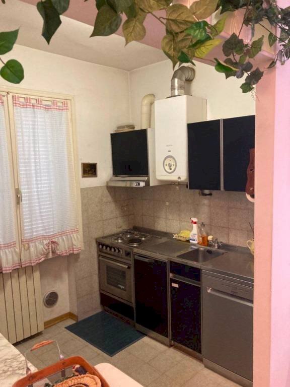 Cucina - Trilocale via Pisa, Massa - foto 1