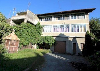 Facciata - Villa via Menabreaz, 76, Chatillon - foto 1
