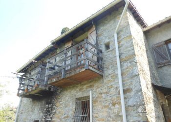 Facciata - Independent house at auction via Steneri, Avegno - photo 2
