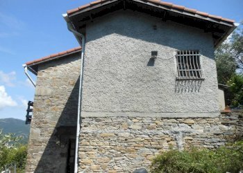 Facciata - Independent house at auction via Steneri, Avegno - photo 10