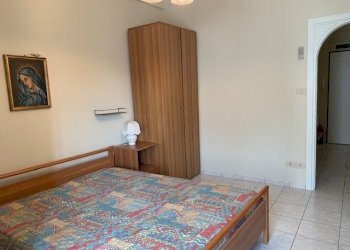 camera da letto - Bilocale Via Boselli, Alassio - foto 9