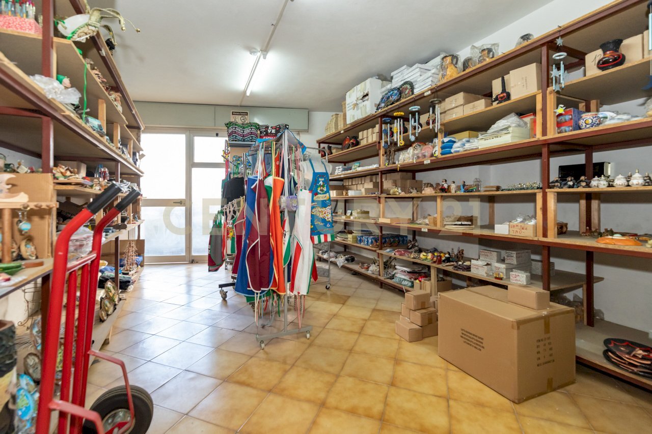 Deposito Fiumefreddo (15).jpg - Commercial Premises Via Antonio Gramsci 3434, Fiumefreddo di Sicilia - photo 3