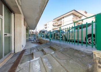 Deposito Fiumefreddo (2).jpg - Commercial Premises Via Antonio Gramsci 3434, Fiumefreddo di Sicilia - photo 2