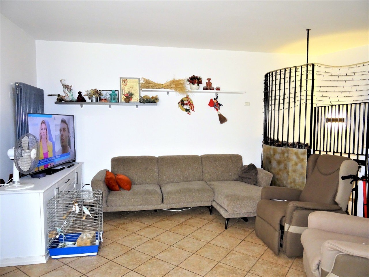 salotto - Three-room apartment Trecastelli - photo 3