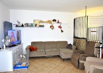 salotto - Appartamento Trecastelli - foto 3