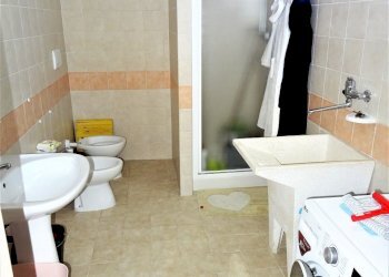 bagno taverna - Appartamento Trecastelli - foto 28