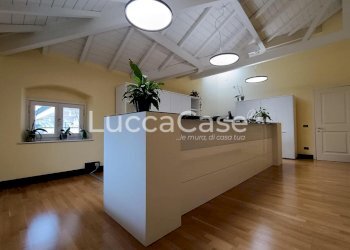 Office Lucca (neighborhood San Concordio Contrada) - photo 1