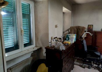 Stanza arredata - Rustico Genova (zona Pontedecimo) - foto 4