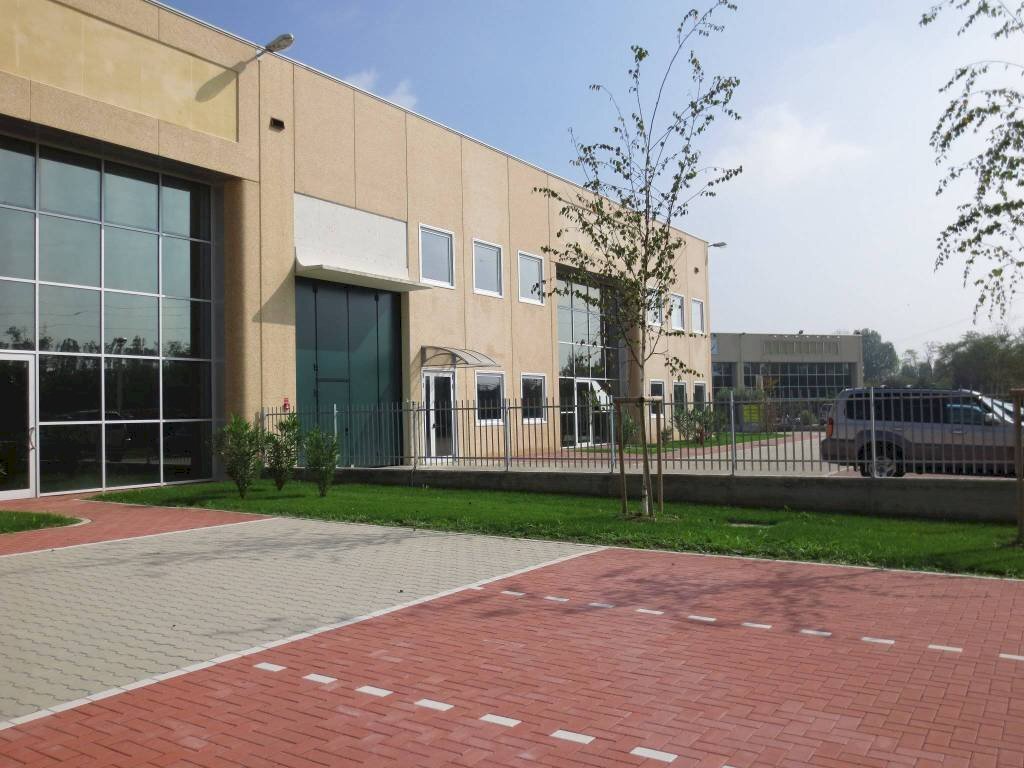 . - Capannone via Monte Grappa, 40, Arese - foto 1