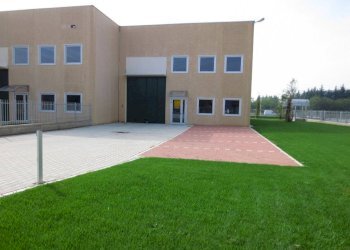 Magazzino - Capannone via Monte Grappa, 40, Arese - foto 2