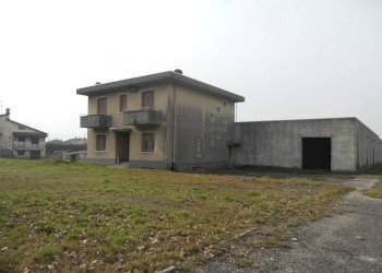 . - Capannone via Corno, 2, Cairate - foto 1