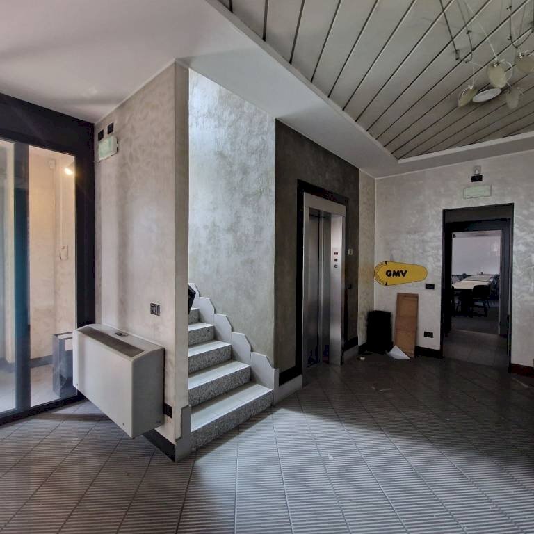 . - Capannone via Piave, Pero - foto 3