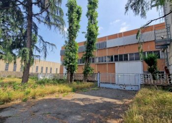 . - Capannone via Piave, Pero - foto 1