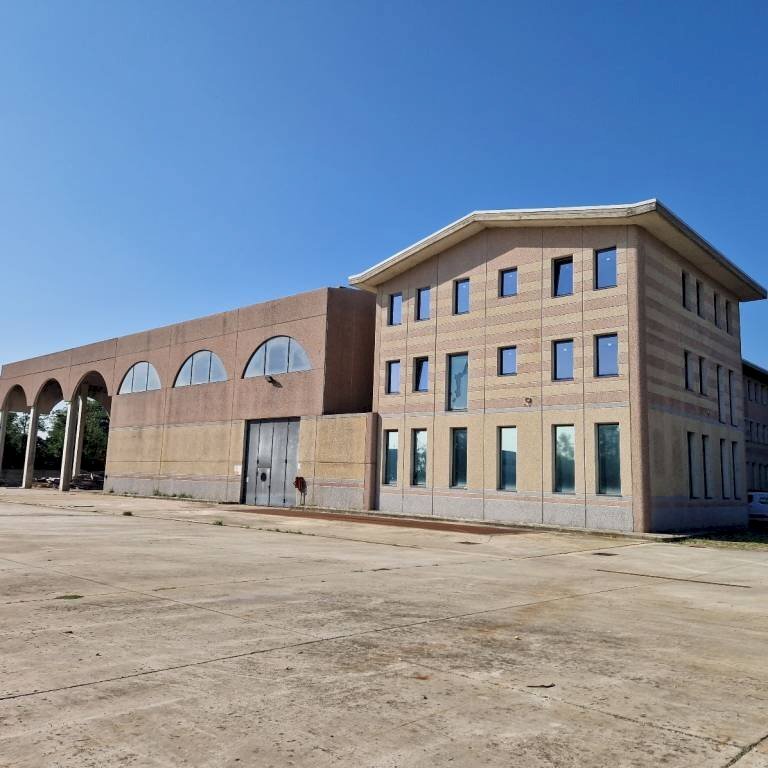 Facciata - Capannone via Valera, 16, Rho - foto 1