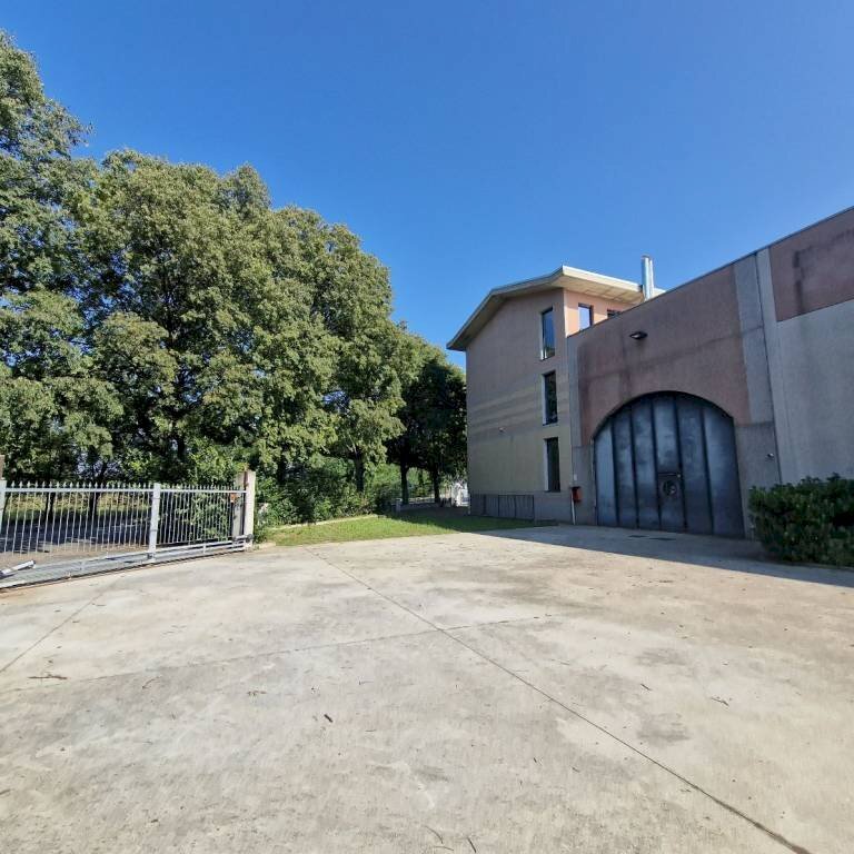 Facciata - Capannone via Valera, 16, Rho - foto 3