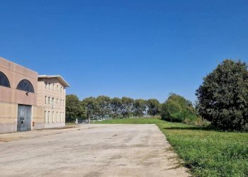 Facciata - Capannone via Valera, 16, Rho - foto 6