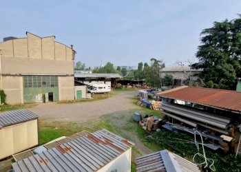 . - Capannone strada Statale del Sempione, 191, Pero - foto 1