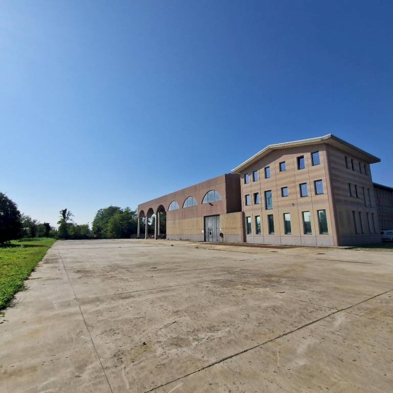 Facciata - Capannone via Valera, 16, Rho - foto 1