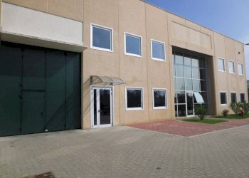 . - Capannone via Monte Grappa, 40, Arese - foto 1