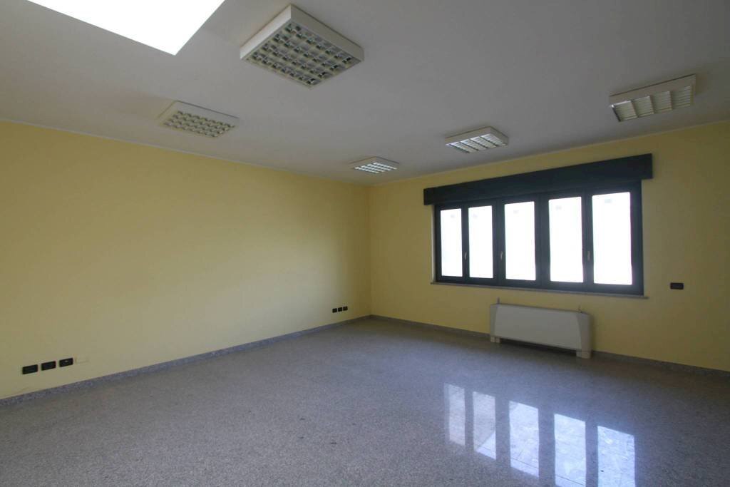 .. - Ufficio via Antonio Gramsci, 18, Pero - foto 3