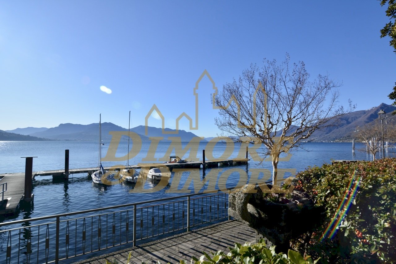 Vista lago dal giardino - Villa Viale Garibaldi 68, Maccagno con Pino e Veddasca - foto 2