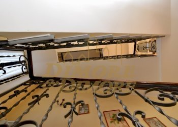 Scalinata in ferro battuto - Villa Viale Garibaldi 68, Maccagno con Pino e Veddasca - foto 24