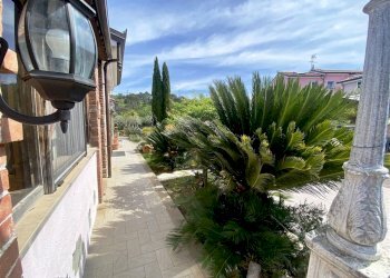 resized_ESTERNO 3.jpg - Villa Via Paternino 33, Sarzana - foto 7