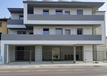 Negozio Reggio nell'Emilia - foto 1