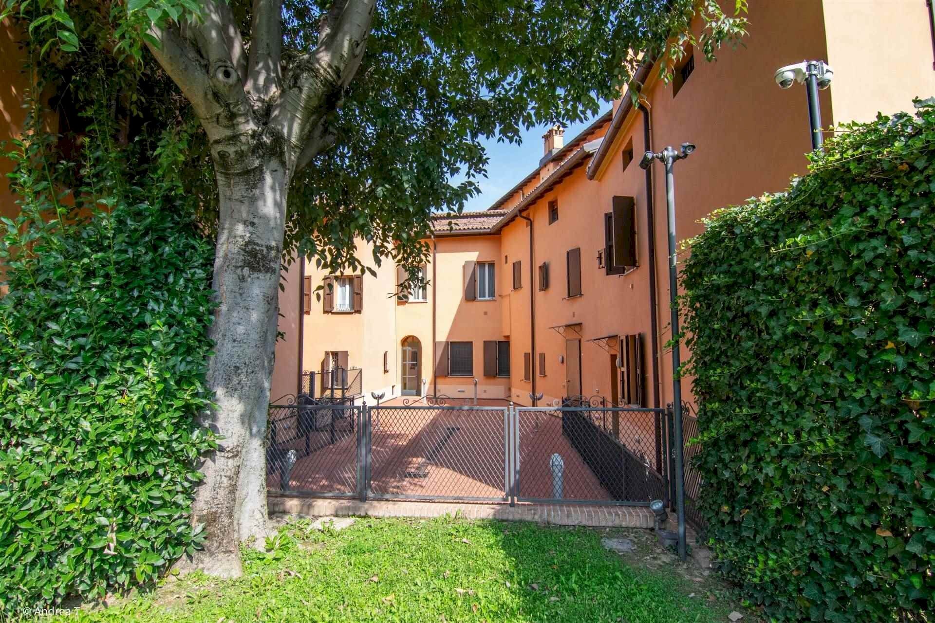 Magazzino Via Santo Stefano 117, Bologna - foto 1