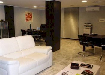 Salone - Negozio corso Felice Cavallotti, 84, Sanremo - foto 6