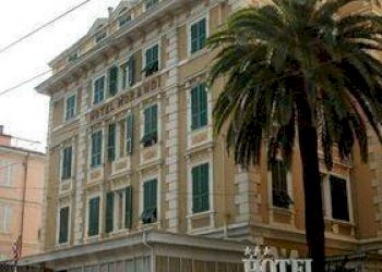Facciata - Negozio via Nizza, 57, Torino (zona San Salvario) - foto 25