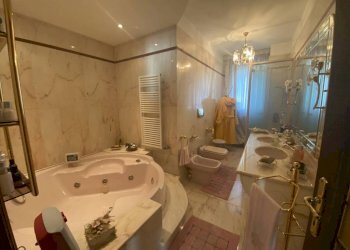 Bagno - Stable - Palace strada del Bramafame, Torino - photo 11