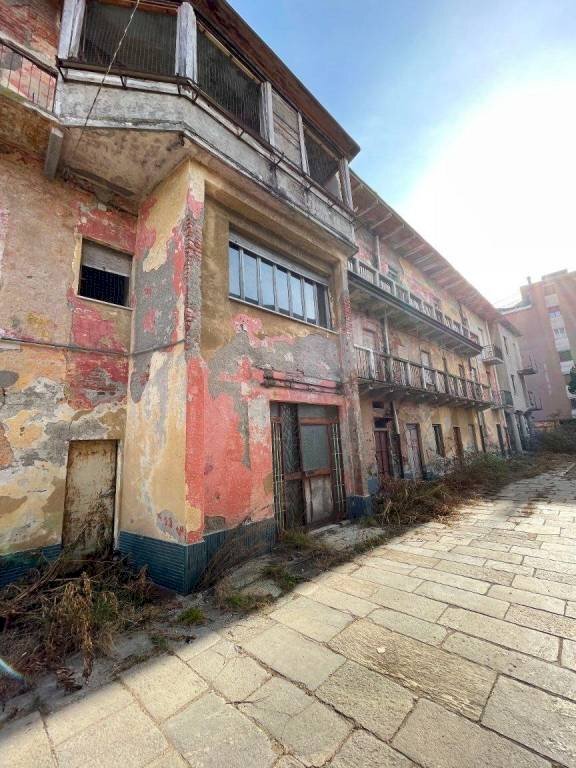 ESTERNO - Casa indipendente via Isonzo, Venegono Inferiore - foto 2