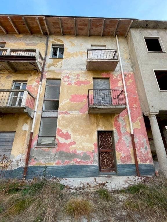ESTERNO - Casa indipendente via Isonzo, Venegono Inferiore - foto 3