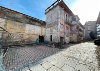 ESTERNO - Casa indipendente via Isonzo, Venegono Inferiore - foto 6