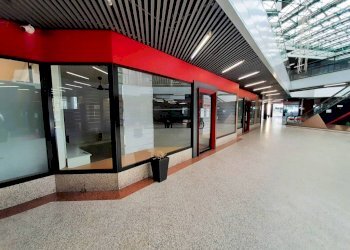 Interno non residenziale - Negozio largo Alberto Pedrini, 1, Sondrio - foto 3