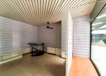 Interno non residenziale - Shop largo Alberto Pedrini, 1, Sondrio - photo 8