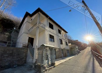 Porzione di casa Castel del bosco , Roure - foto 1