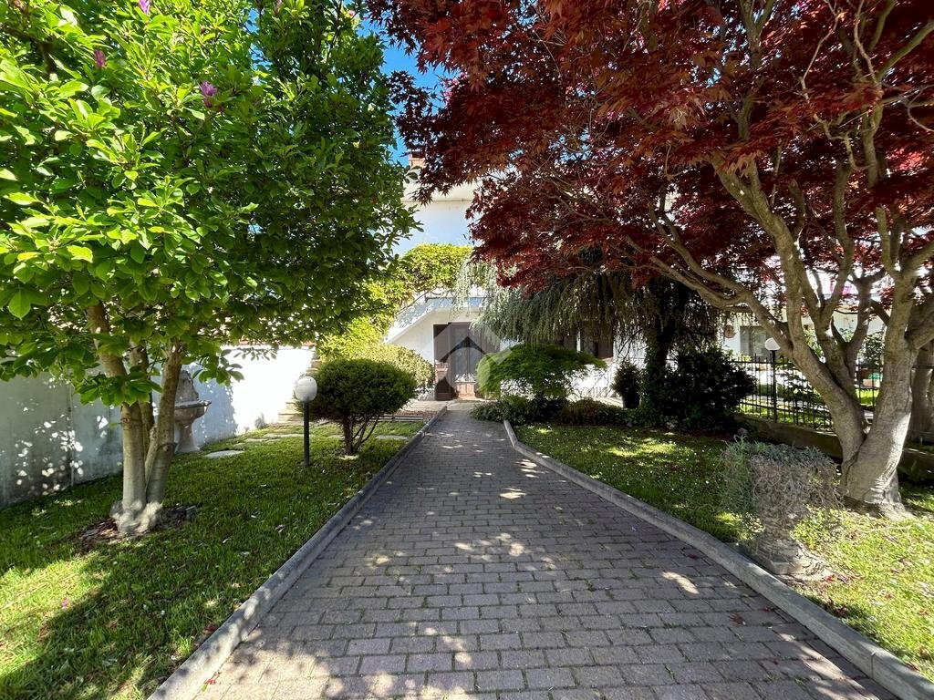 Semi-detached house Frazione Tetti Peretti, Carignano - photo 2