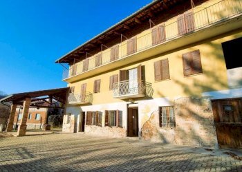 Facciata - Rustico Frazione San Matteo Buarina, Cisterna d'Asti - foto 1
