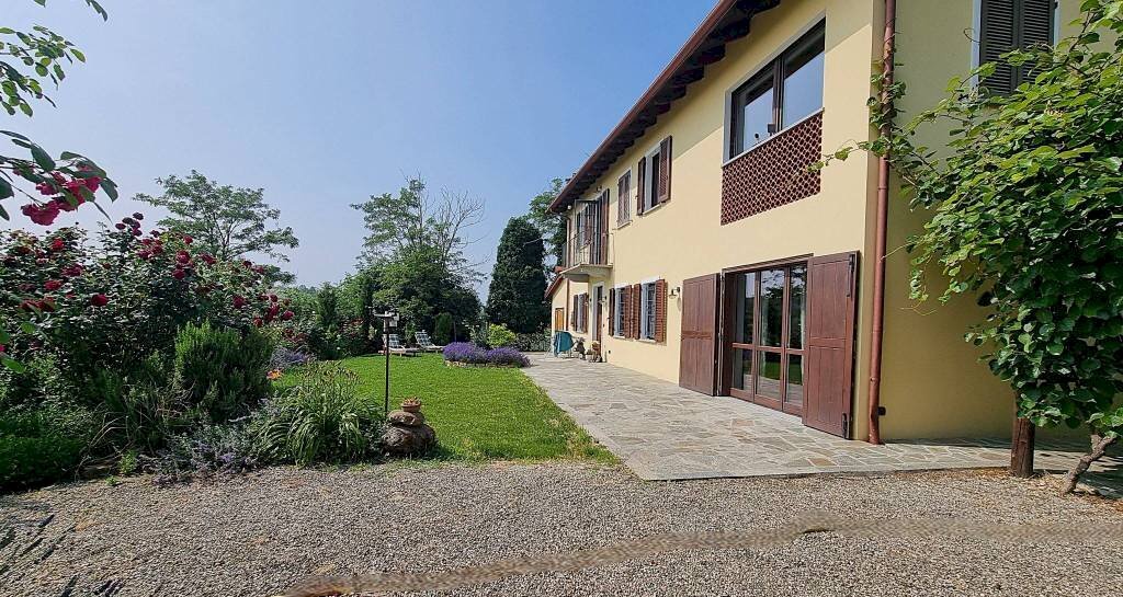 Giardino - Rustico Castelnuovo Calcea - foto 1