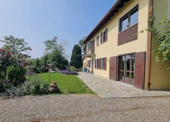 Giardino - Rustico Castelnuovo Calcea - foto 1