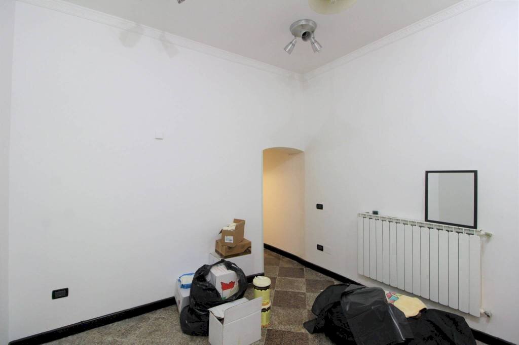FOTO - Negozio via di Canneto il Curto, Genova (zona Centro Storico) - foto 2