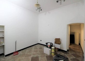 FOTO - Negozio via di Canneto il Curto, Genova (zona Centro Storico) - foto 3