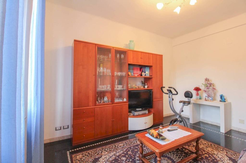 SALA - Trilocale via Campodonico, Genova (zona Bolzaneto) - foto 2